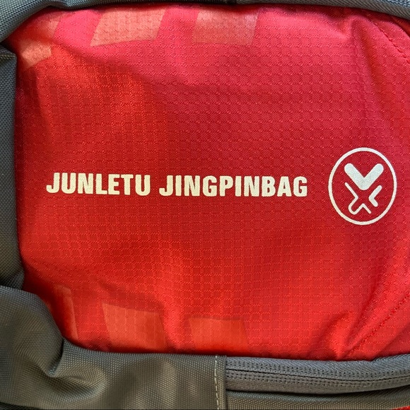 Men Women Sling Backpack Chest Crossbody Bag - Picture 2 of 8